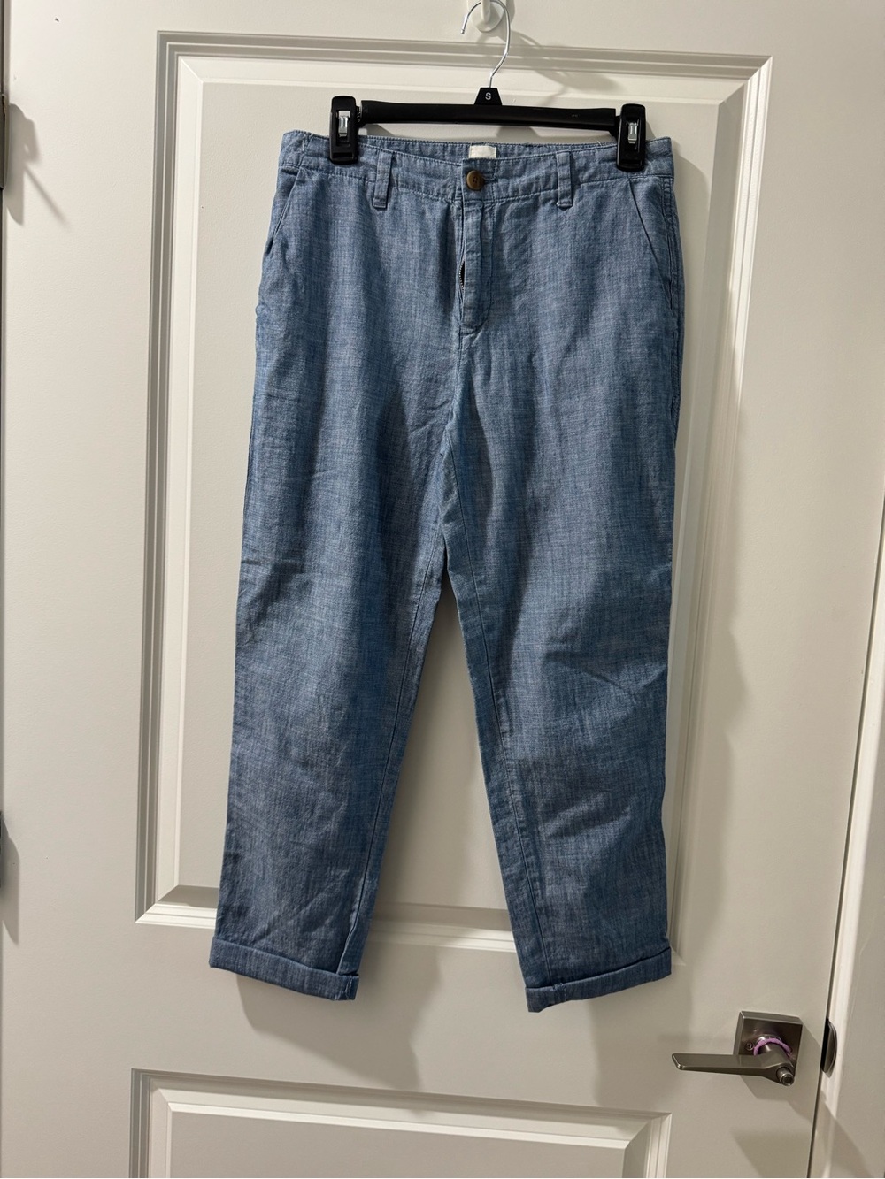GAP Light Blue Chambray Waistband Detail